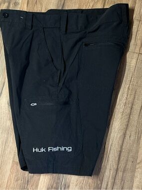 Huk Shorts Mens Large Black Performance Fishing Zip Pocket Stretch Quick Dry